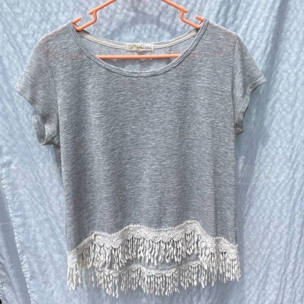 Grey T-shirt with fringe bottom, size medium